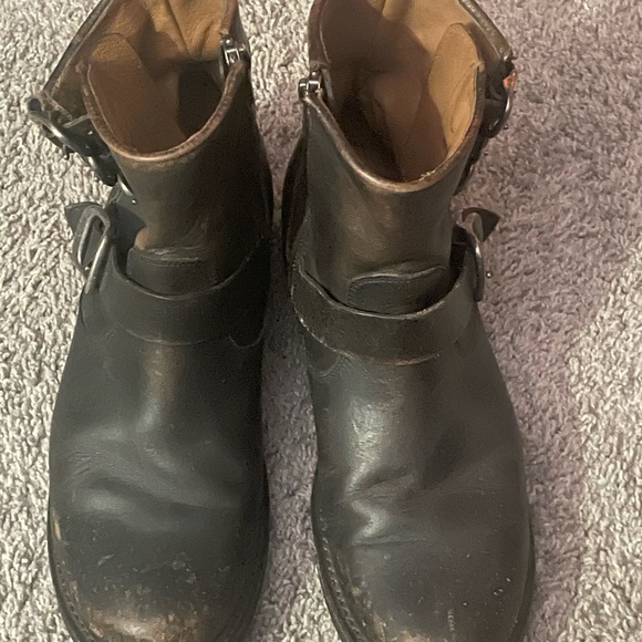 Adorable Frye Black Multi-Strap Ankle Boots Distressed style - Picture 3 of 6